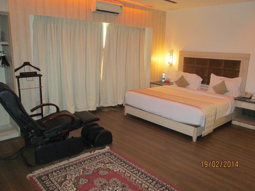 Rr Inn Palayankottai Habitación foto